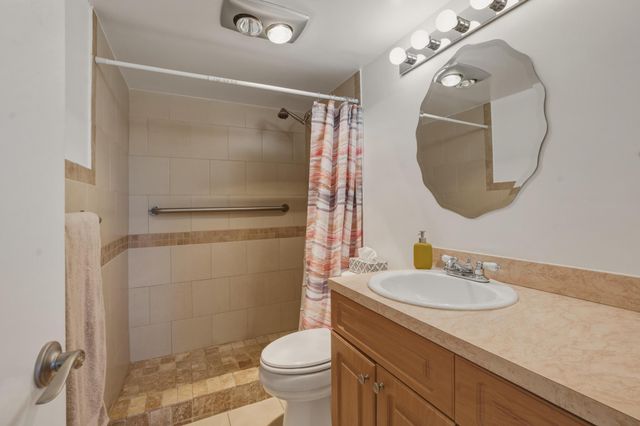 9720 S Hollybrook Lake Drive 205, Pembroke Pines, FL 33025