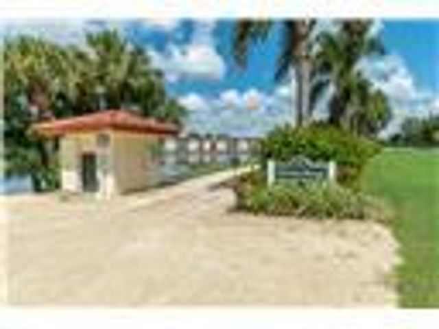9720 S Hollybrook Lake Drive 205, Pembroke Pines, FL 33025