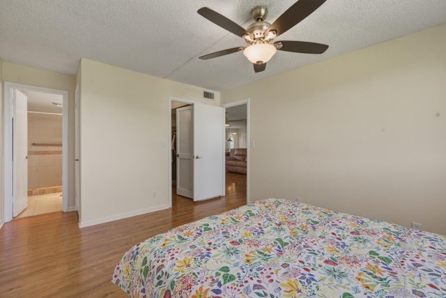 9720 S Hollybrook Lake Drive 205, Pembroke Pines, FL 33025