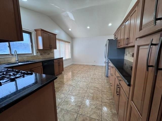 36730 Engleside Drive, Sterling Heights, MI 48310