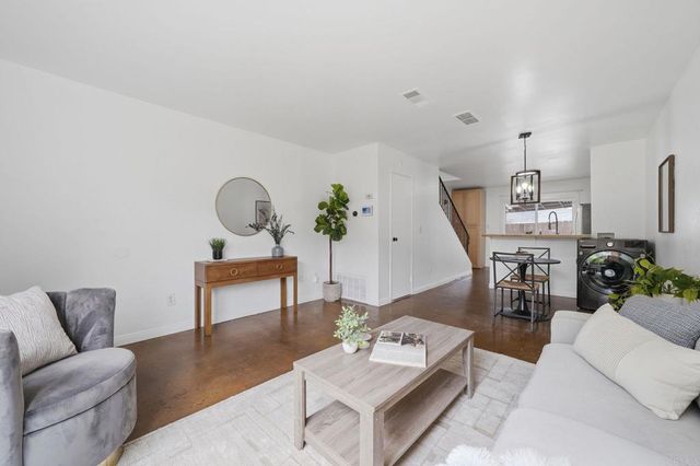 10102 Peaceful Court, Santee, CA 92071