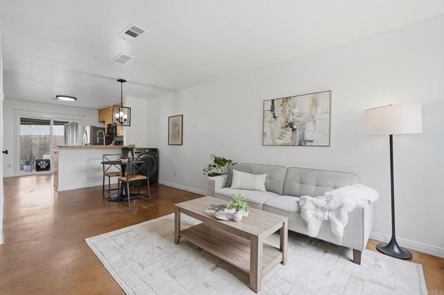 10102 Peaceful Court, Santee, CA 92071