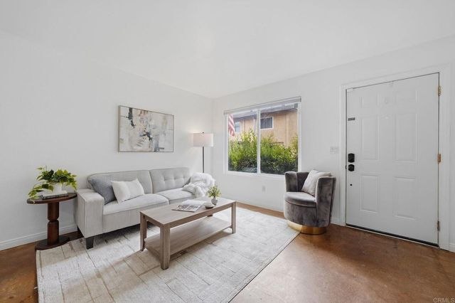 10102 Peaceful Court, Santee, CA 92071