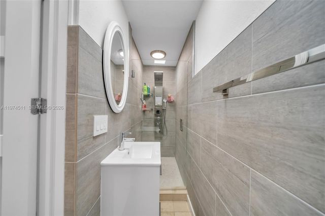 1540 W 42nd Place C, Hialeah, FL 33012