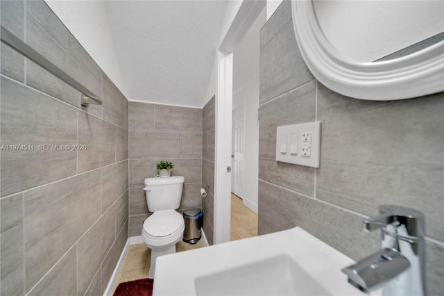 1540 W 42nd Place C, Hialeah, FL 33012