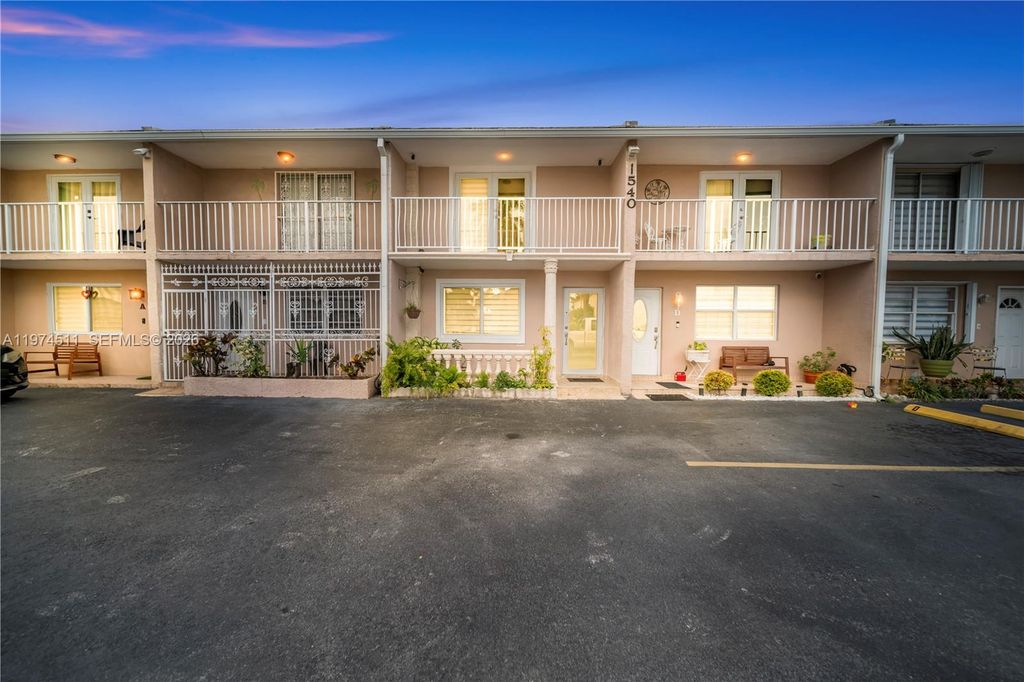 1540 W 42nd Place C, Hialeah, FL 33012