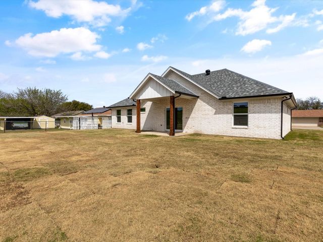1309 Walters Drive, Granbury, TX 76048