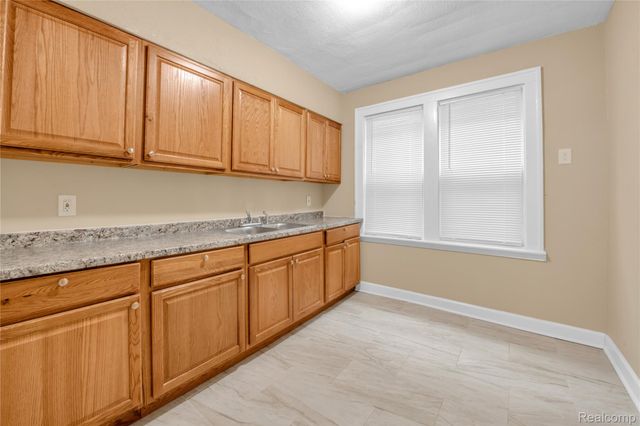 5044 Fairview Street, Detroit, MI 48213