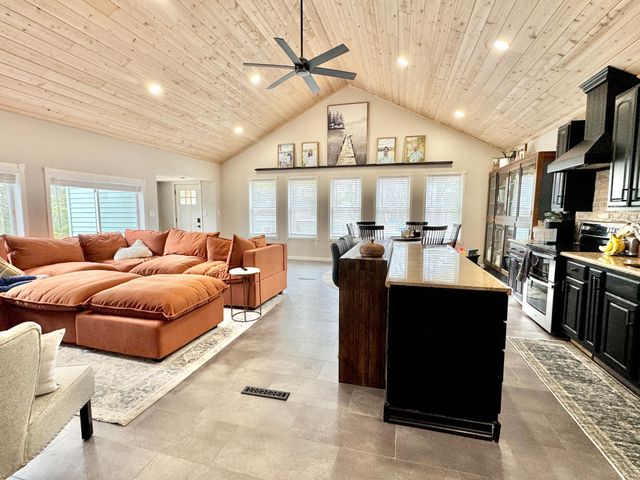 15196 US 2, Bagley, MN 56621