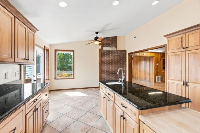 9809 E Upriver Dr, Spokane, WA 99206