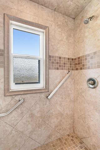 9809 E Upriver Dr, Spokane, WA 99206