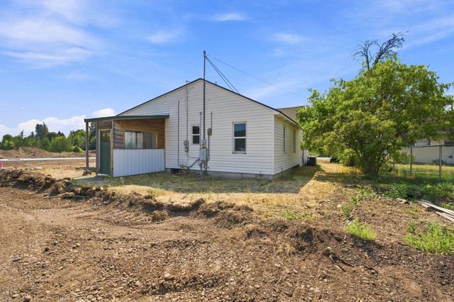 9809 E Upriver Dr, Spokane, WA 99206