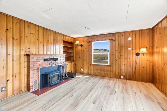 9809 E Upriver Dr, Spokane, WA 99206