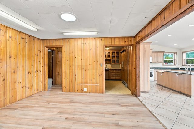 9809 E Upriver Dr, Spokane, WA 99206