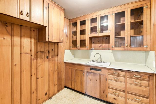9809 E Upriver Dr, Spokane, WA 99206