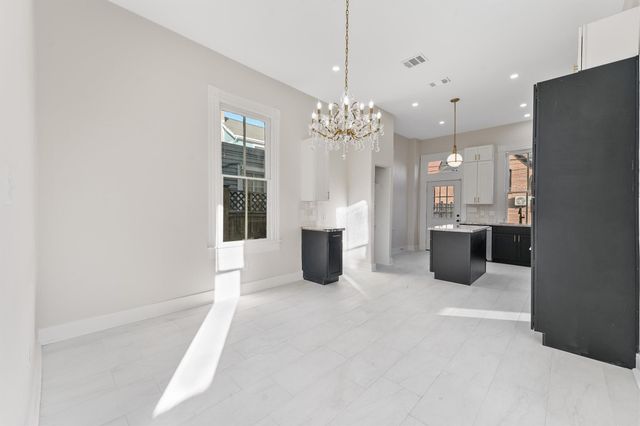 1607 Market Street, Galveston, TX 77550