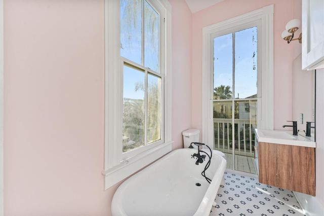 1607 Market Street, Galveston, TX 77550