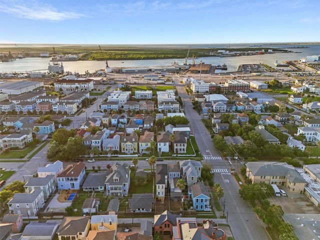 1607 Market Street, Galveston, TX 77550