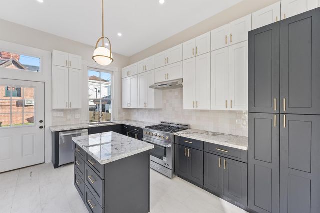1607 Market Street, Galveston, TX 77550