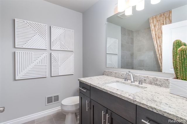 3911 Chatham Place 104, Brighton Township, MI 48114
