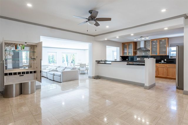 1430 Stillwater Dr 1430, Miami Beach, FL 33141