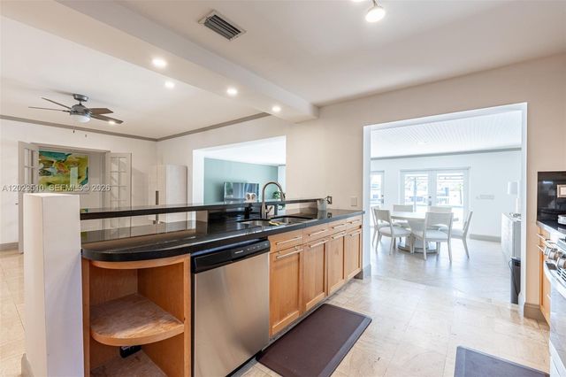 1430 Stillwater Dr 1430, Miami Beach, FL 33141