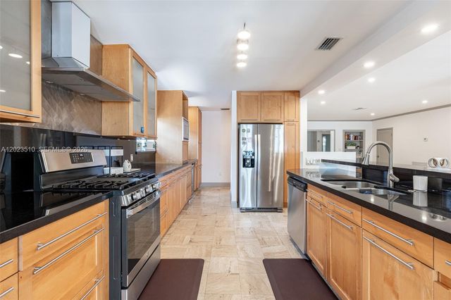 1430 Stillwater Dr 1430, Miami Beach, FL 33141