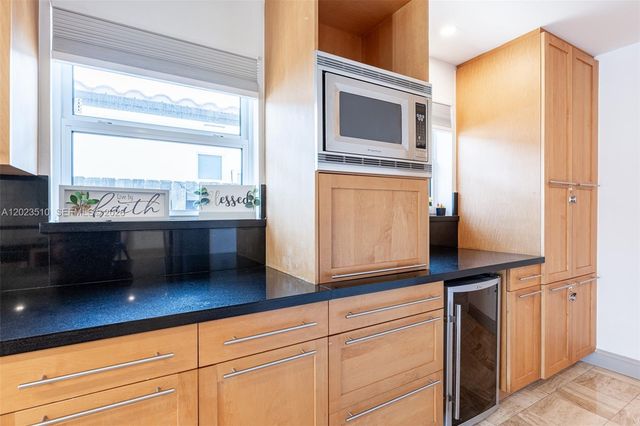 1430 Stillwater Dr 1430, Miami Beach, FL 33141