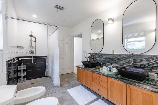1430 Stillwater Dr 1430, Miami Beach, FL 33141