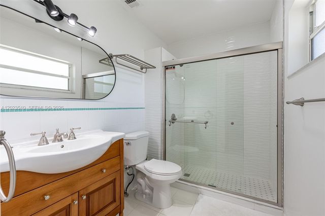 1430 Stillwater Dr 1430, Miami Beach, FL 33141
