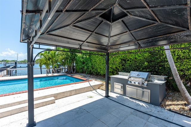 1430 Stillwater Dr 1430, Miami Beach, FL 33141