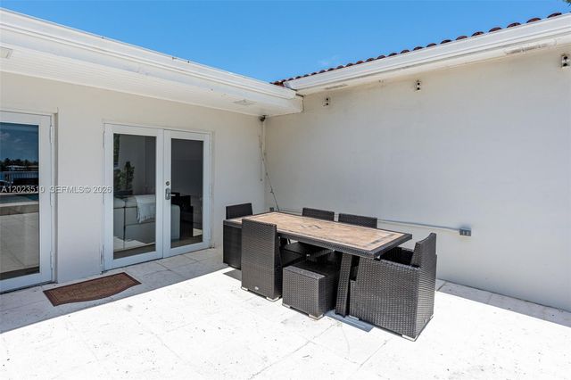 1430 Stillwater Dr 1430, Miami Beach, FL 33141