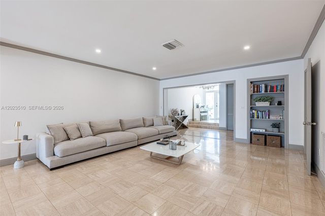 1430 Stillwater Dr 1430, Miami Beach, FL 33141
