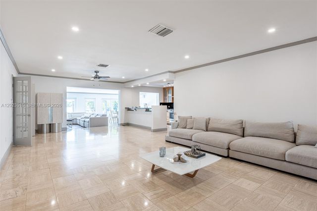 1430 Stillwater Dr 1430, Miami Beach, FL 33141