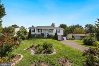 4003 MIDDLE RIDGE DR, Fairfax, VA 22033
