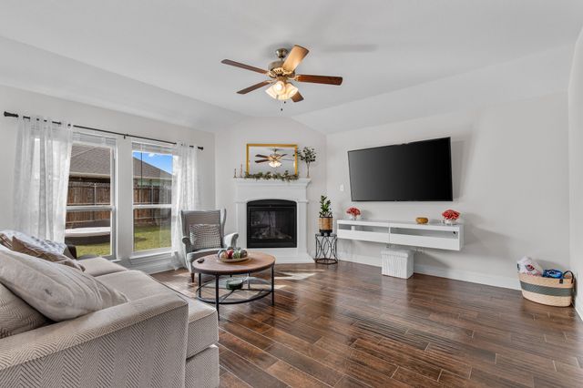 3105 Denver Avenue, Aubrey, TX 76227