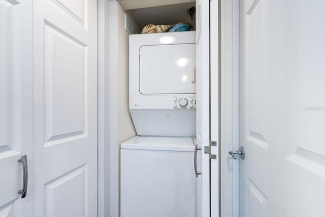 1104 BENJAMIN FRANKLIN DRIVE 515, Sarasota, FL 34236