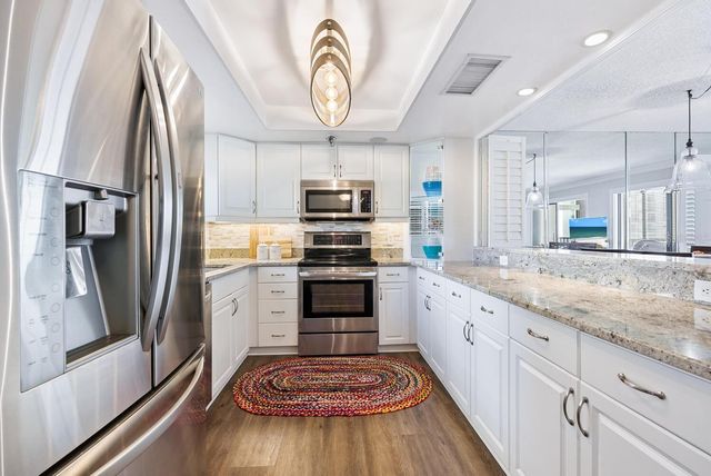 1104 BENJAMIN FRANKLIN DRIVE 515, Sarasota, FL 34236