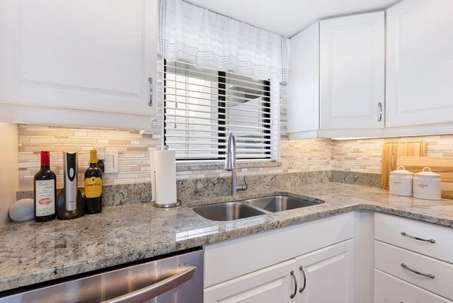 1104 BENJAMIN FRANKLIN DRIVE 515, Sarasota, FL 34236