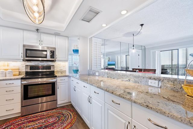 1104 BENJAMIN FRANKLIN DRIVE 515, Sarasota, FL 34236