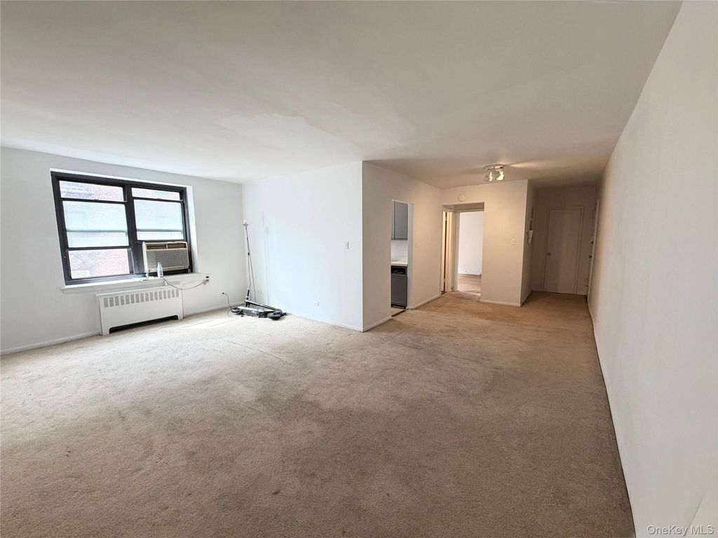 90-10 32nd Avenue 305, East Elmhurst, NY 11369 — photo 2