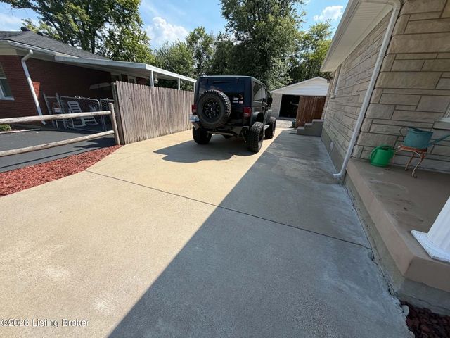 5914 Cole Ave, Louisville, KY 40258