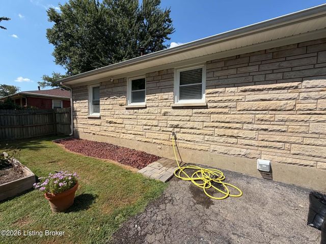 5914 Cole Ave, Louisville, KY 40258