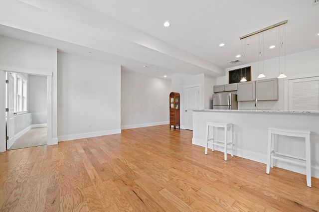 599 Washington St 12, Pembroke, MA 02359