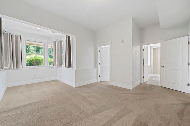 599 Washington St 12, Pembroke, MA 02359