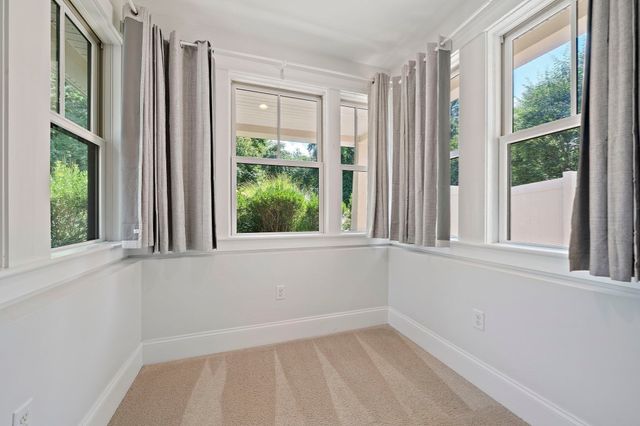 599 Washington St 12, Pembroke, MA 02359