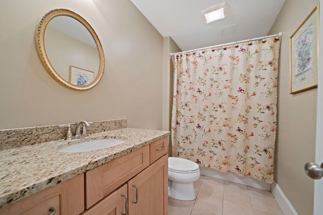599 Washington St 12, Pembroke, MA 02359