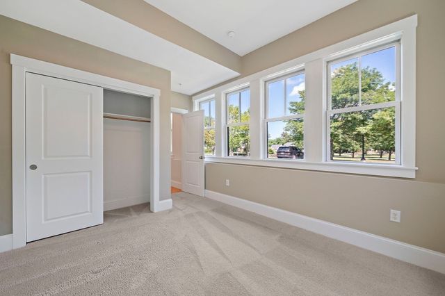 599 Washington St 12, Pembroke, MA 02359
