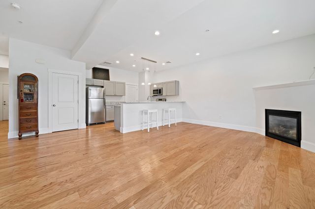 599 Washington St 12, Pembroke, MA 02359