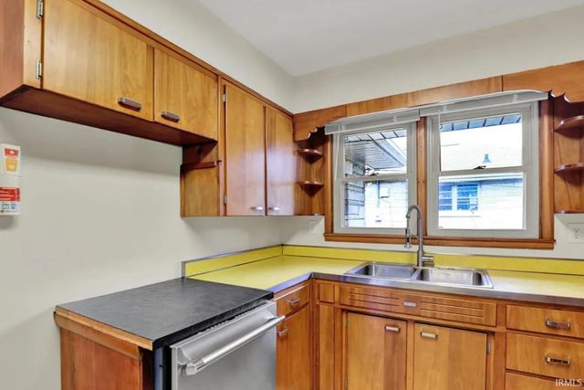 905 S Henderson Street, Bloomington, IN 47401